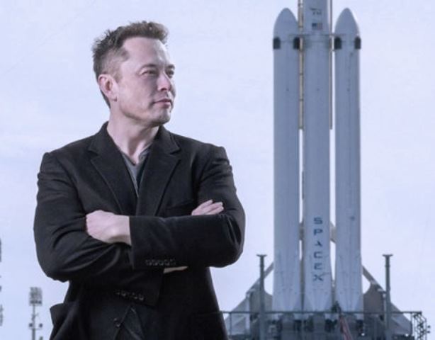 Elon Musk advierte de la extinción total y ofrece una solución