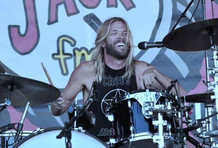 Hallan sin vida al baterista de Foo Fighters Taylor Hawkins