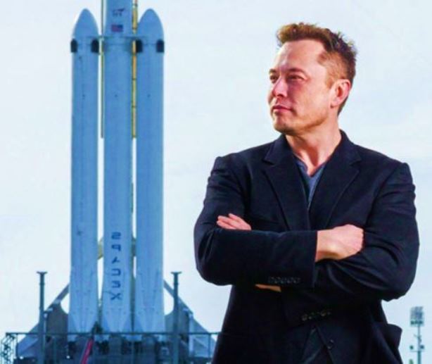 Elon Musk fue acusado de acoso sexual por azafata de SpaceX